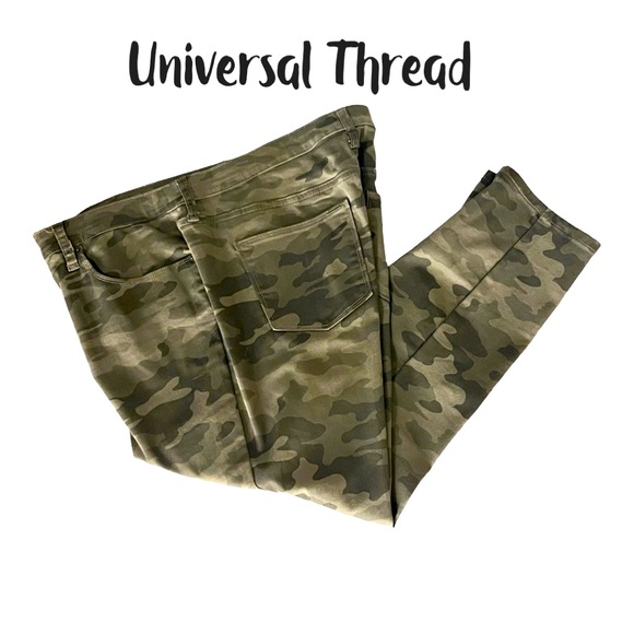 Universal Thread Ankle Length Cropped Cargo Pants. Gently Worn. Size 16/33R. - Picture 2 of 13